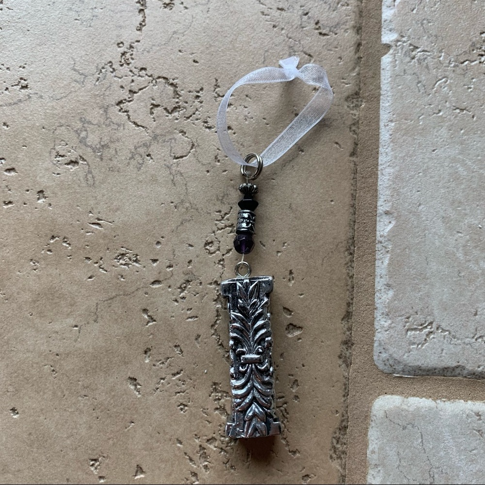 Letter I decorative ornament charm